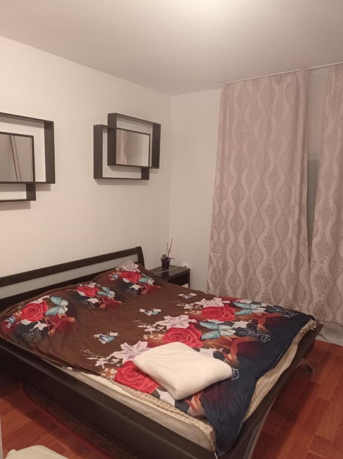 Bed and Breakfast Apartament Floreşti Zewnętrze zdjęcie